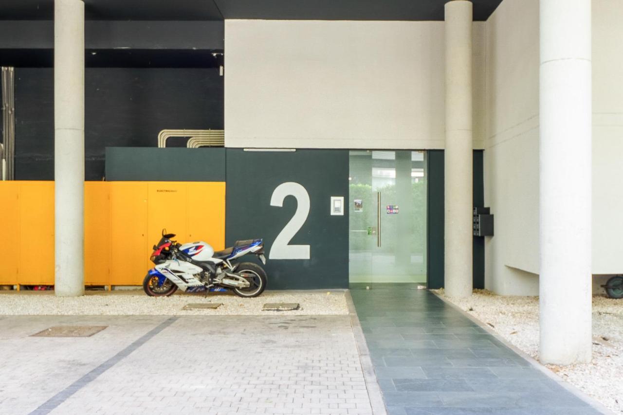 El Ventero Apartment - Elegante Apt Para 5 Con Terraza, Wi-Fi Y Aparcamiento En La Calle Camarma de Esteruelas Eksteriør billede