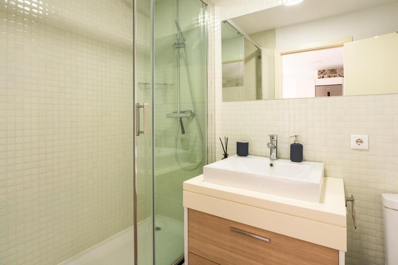 El Ventero Apartment - Elegante Apt Para 5 Con Terraza, Wi-Fi Y Aparcamiento En La Calle Camarma de Esteruelas Eksteriør billede