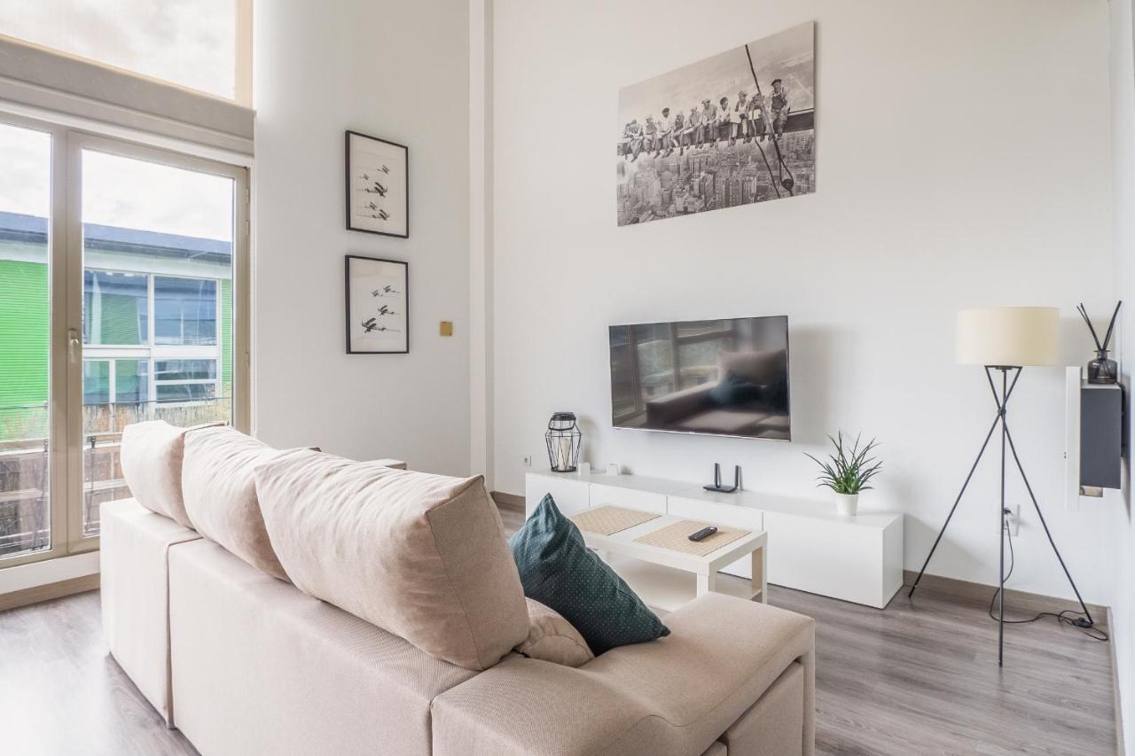 El Ventero Apartment - Elegante Apt Para 5 Con Terraza, Wi-Fi Y Aparcamiento En La Calle Camarma de Esteruelas Eksteriør billede